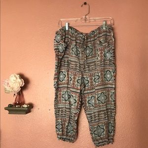 one5one 🖐🏻 Patterned Capri